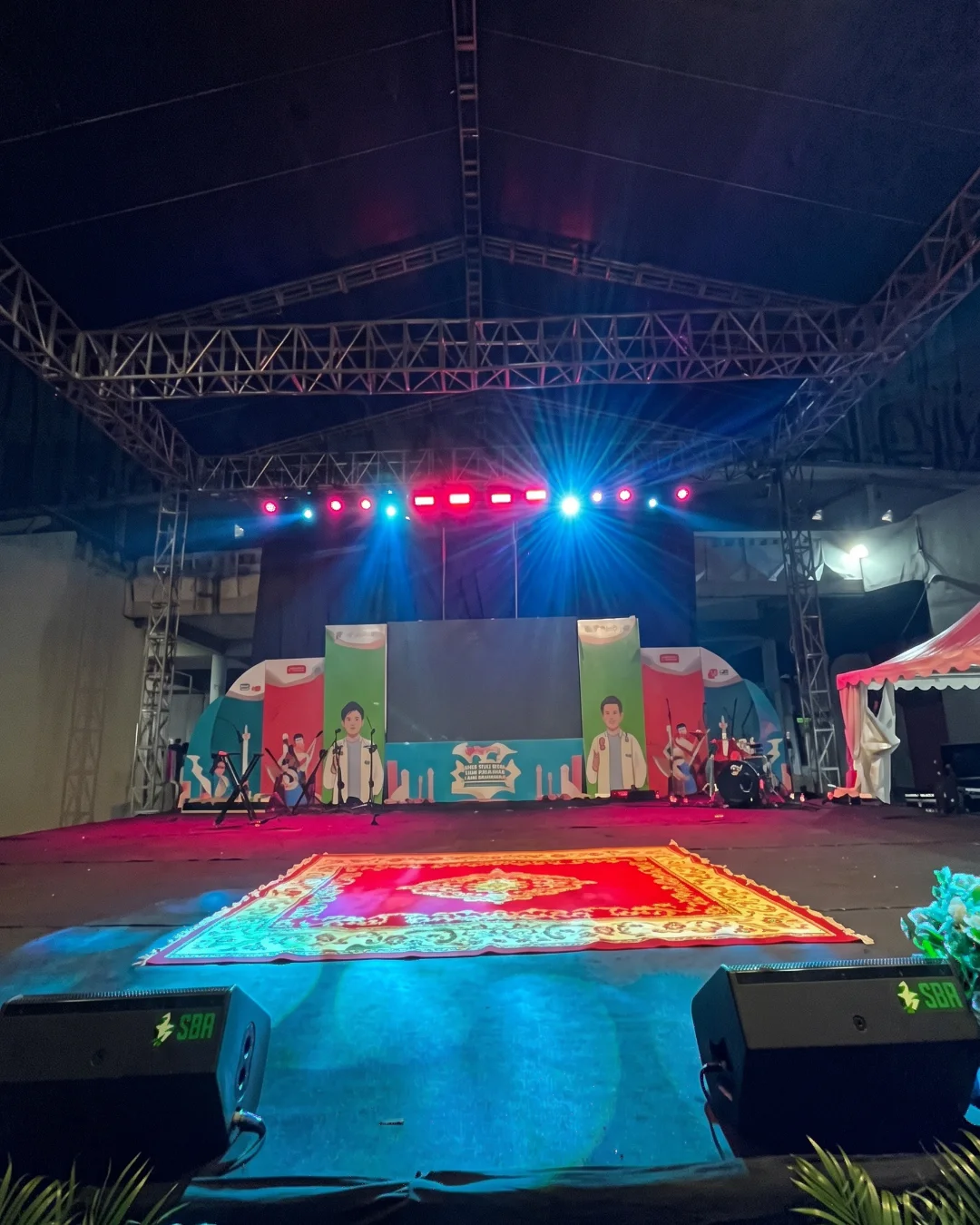 Sewa photobooth Jogja dengan lampu LED